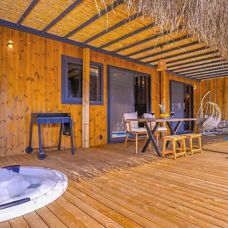 Lamazi Tiny House