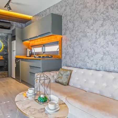 Lamazi Tiny House *